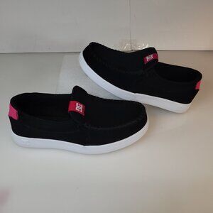 DC Villain Slip-On Women's shoes - Size 7